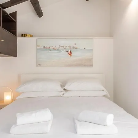 Luxury Sea Front Penthouse - B Appartement