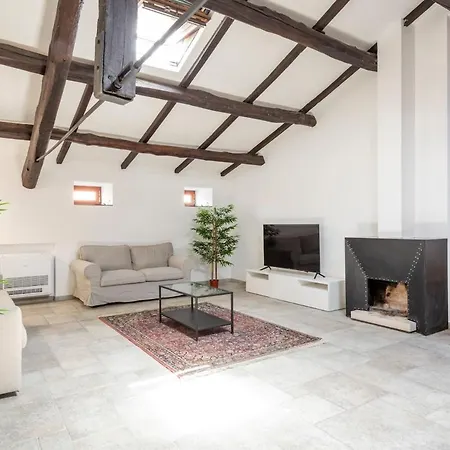 Luxury Sea Front Penthouse - B Napels